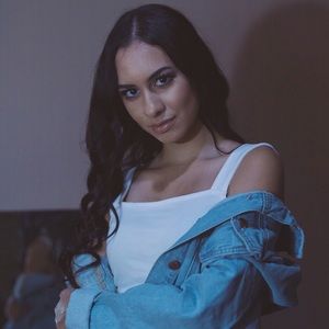 Meet your Posher, Andrea